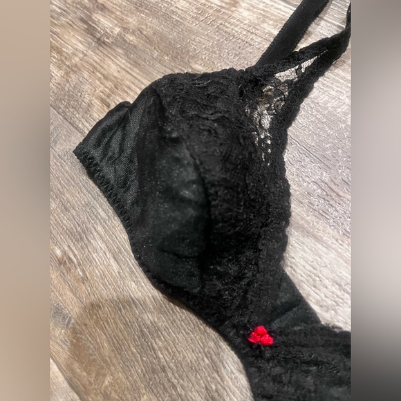 Rare Vtg 70s Sexy Black nylon & Lace trim Bra • unlined • underwire free • 34B - Picture 4 of 10